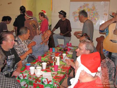 2009ChristmasSharingOfTheMeal_1024_059.jpg