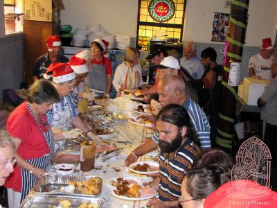 2009ChristmasSharingOfTheMeal_1024_095.jpg