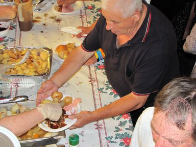 2009ChristmasSharingOfTheMeal_1024_100.jpg